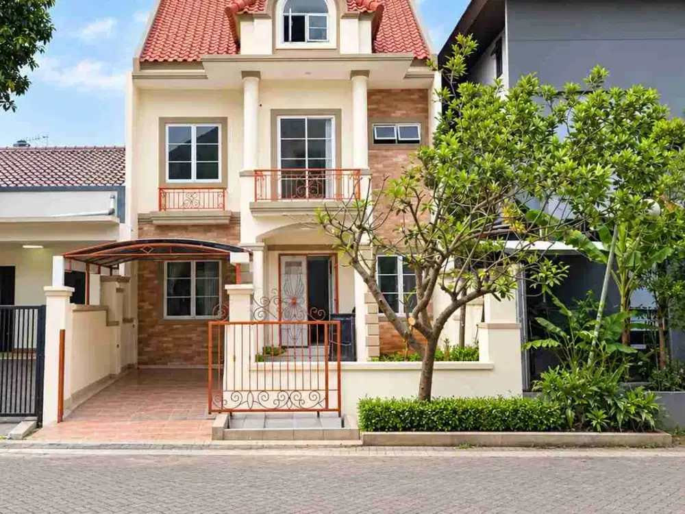 Dijual rumah mewah baru renovasiLippo Karawaci 2 lantai plus attic