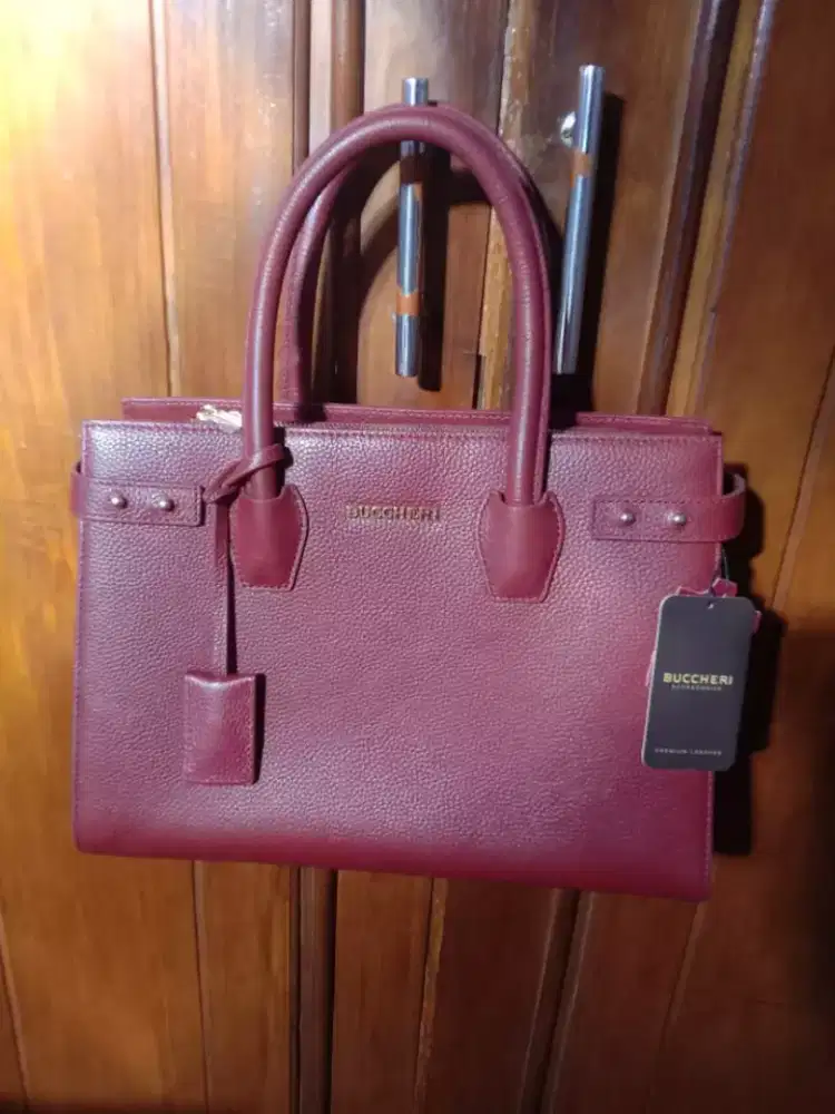Jual Tas Wanita Buccheri Baru