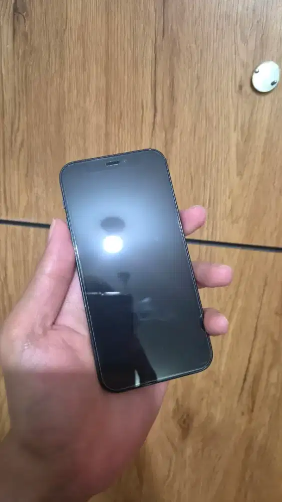 Iphone 12 mini warna hitam
