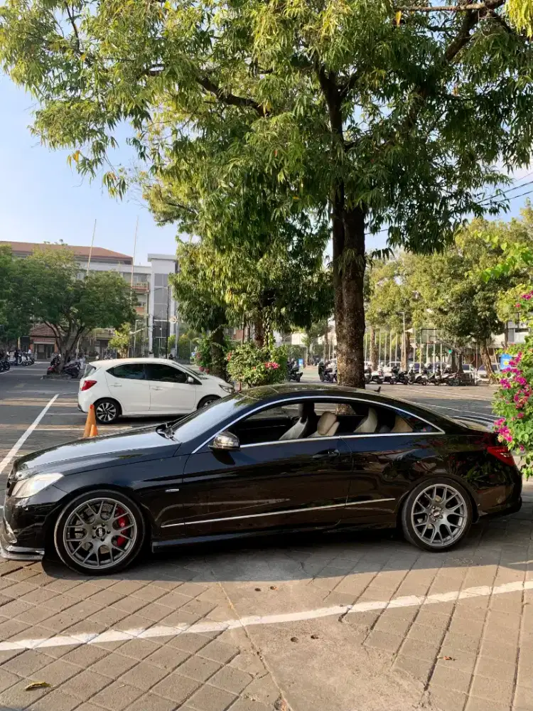 Mercedes-Benz E250 COUPE