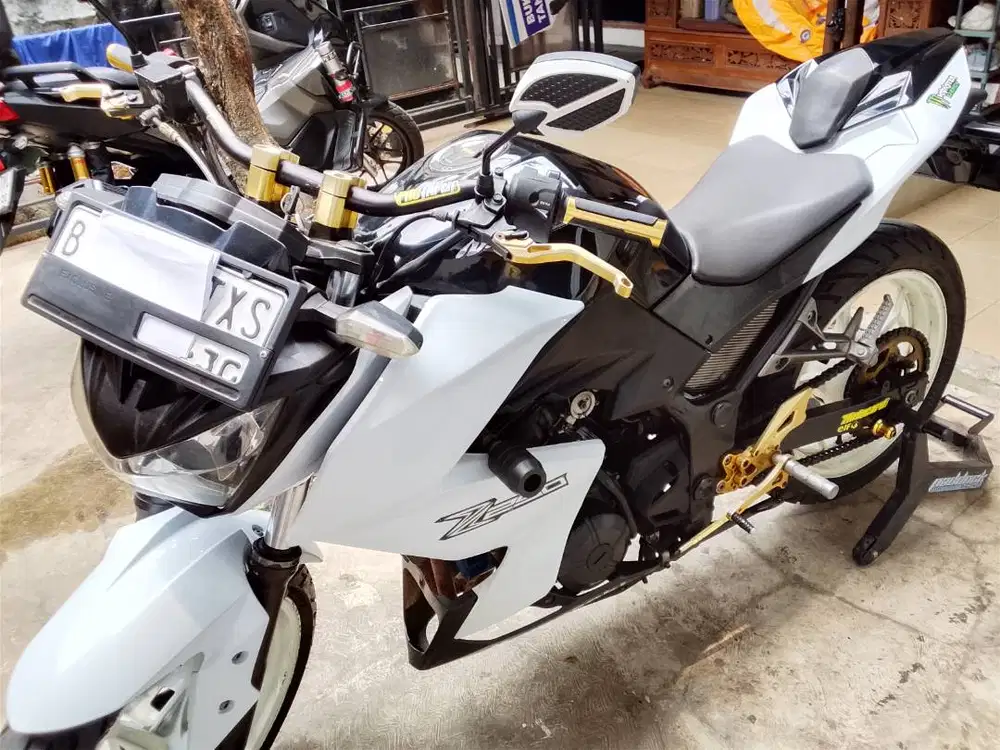 Kawasaki z250 putih kinclong