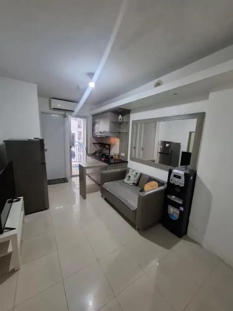 DISEWAKAN 2BR FURNISHED LANTAI RENDAH APARTEMEN BASSURA CITY
