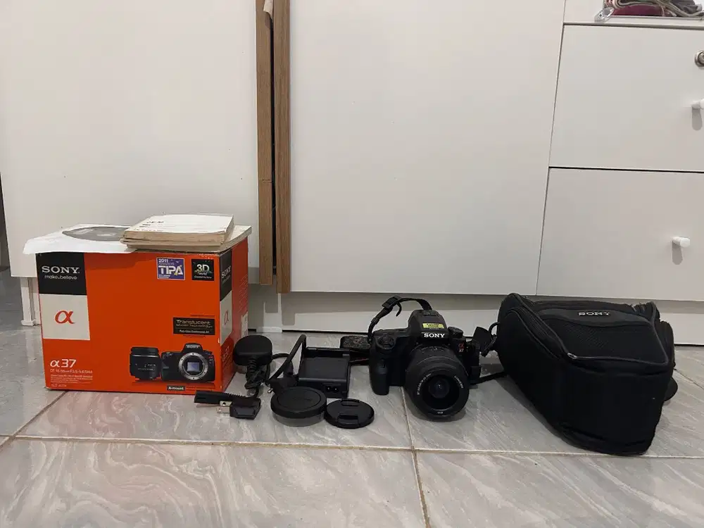 DIJUAL CEPAT! Kamera sony alfa37.