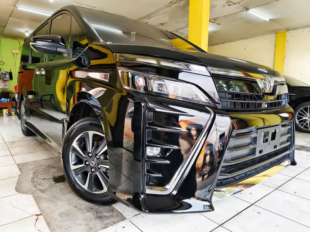 LOW KM 50RB.! TOYOTA VOXY 2.0 AT 2021 MATIC N INNOVA HYBRID G V Q 2022
