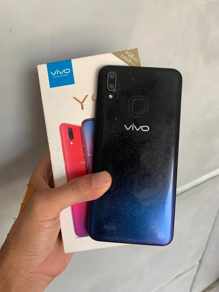 Vivo Y95 4/64 hp dos segel minus pemakaian saja