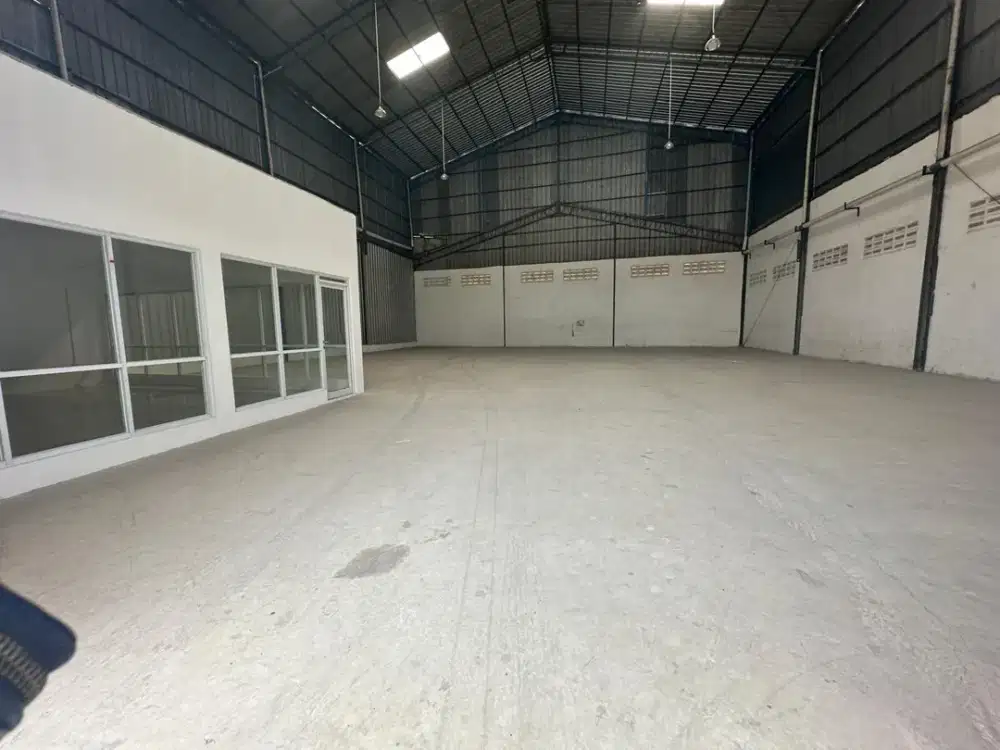Disewakan Gudang Cipondoh, LT 800m², LB 500m² (20x25), Akses Kontainer 40 Feet, Rp 425 Juta/Thn