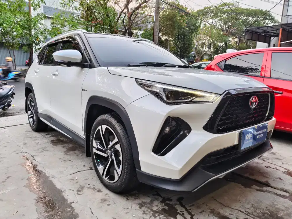Yaris Cross HYBRID HEV S GR Two Tone 2025 Sport 2024 brGARANSI hrv crv