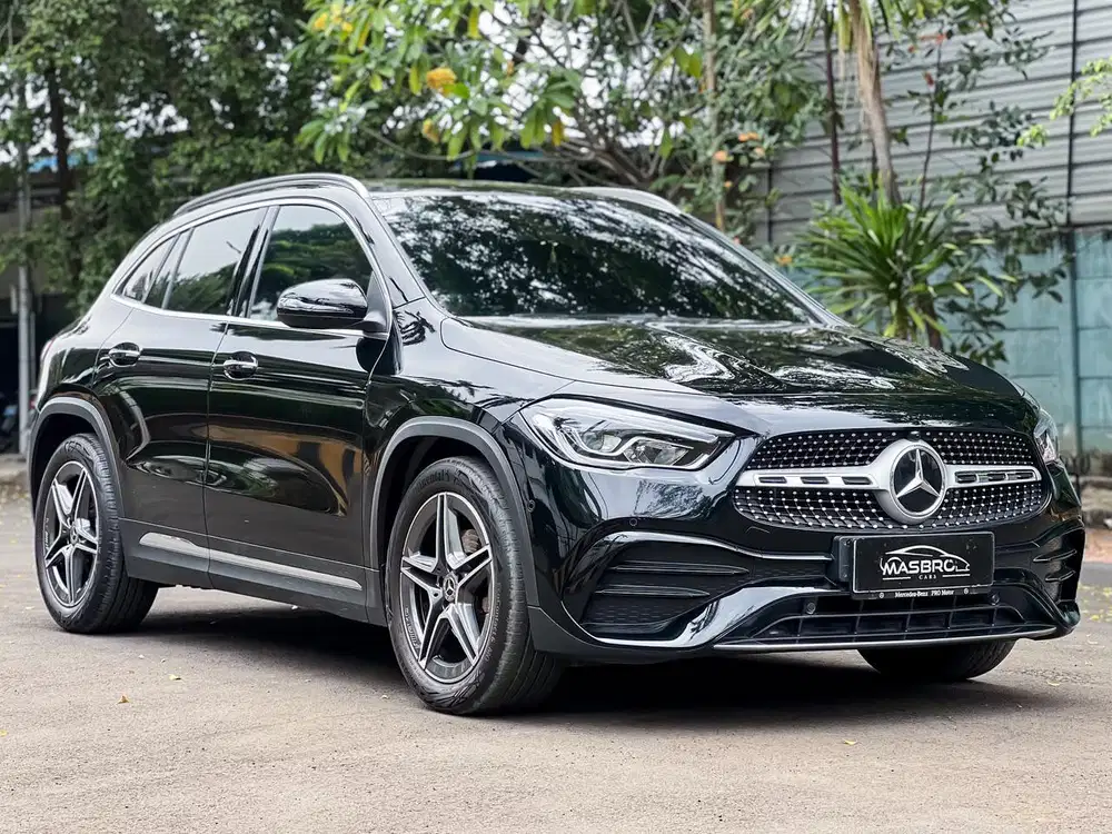 Mercedes Benz GLA200 AMG 2021 14rb Miles very pristine condition