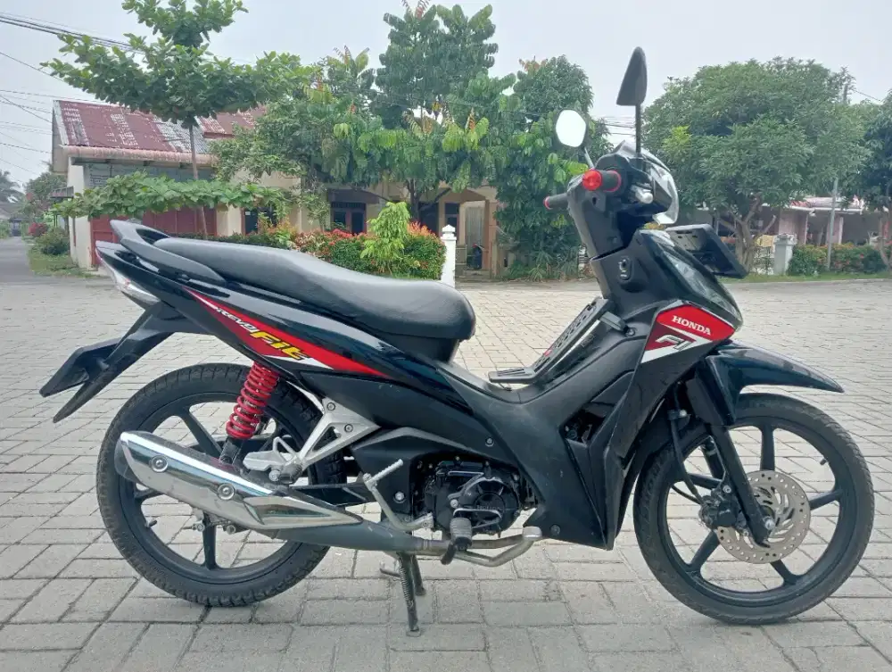 Revo 2025 kilometer 13ribu asli.