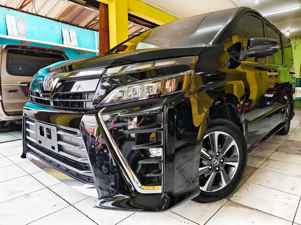 LOW KM 50RB.! TOYOTA VOXY 2.0 AT 2021 MATIC N INNOVA HYBRID G V Q 2022