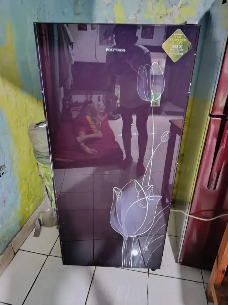 Kulkas 1 pintu merek Polytron