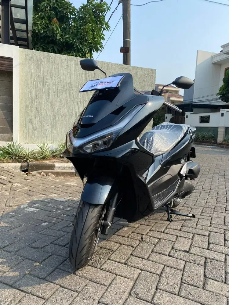 HONDA PCX 160 WARNA BLACK 2026 CBS KEYLESS