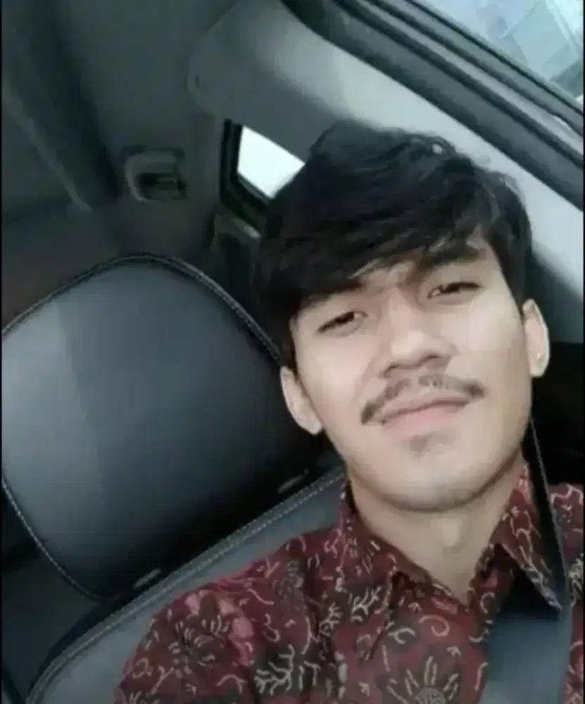 Saya sedang mencari pekerjaan sebagai driver pribadi
