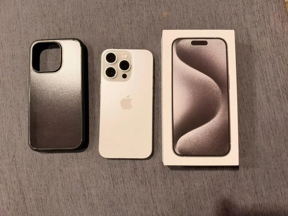 iPhone 15 pro 256gb silver