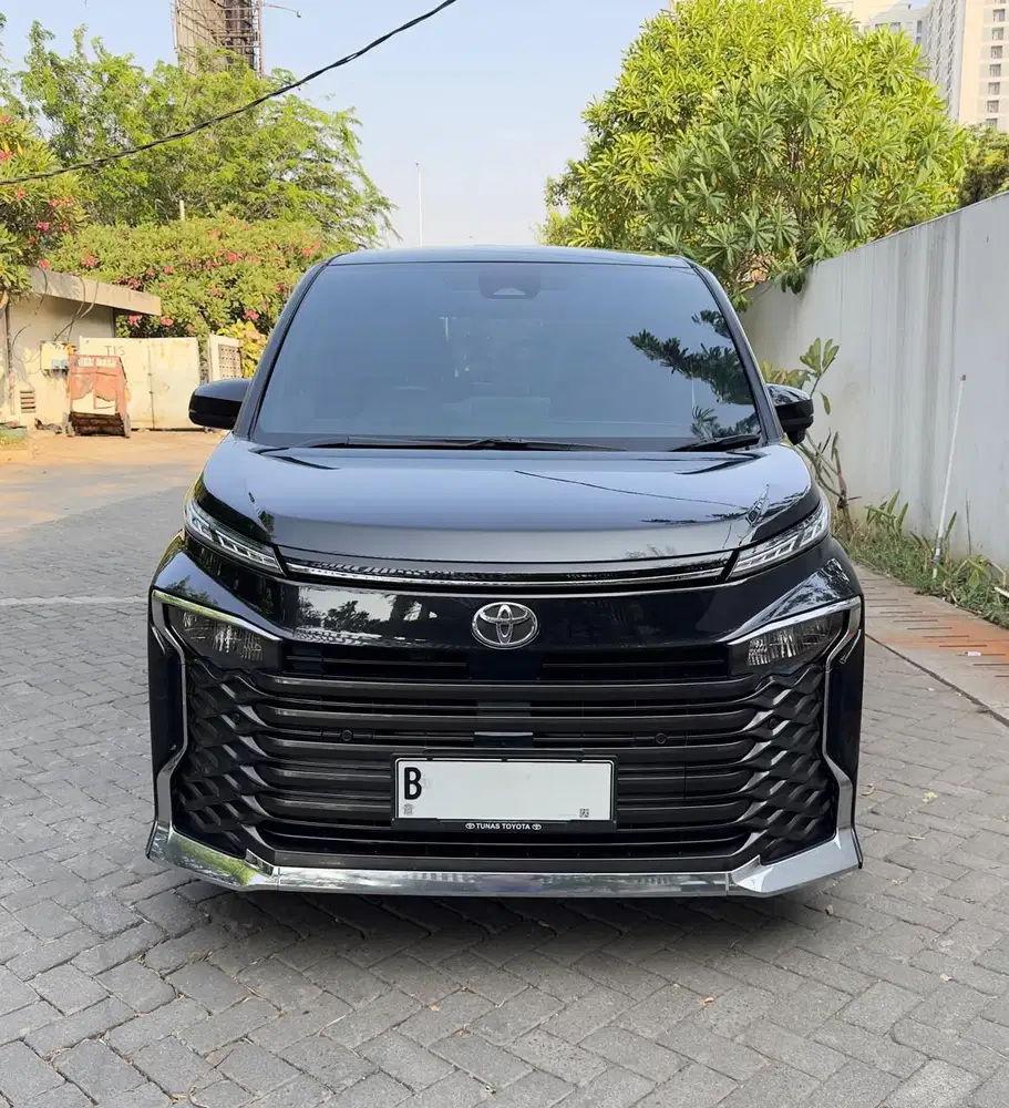 Toyota Voxy 2.0 Th2023