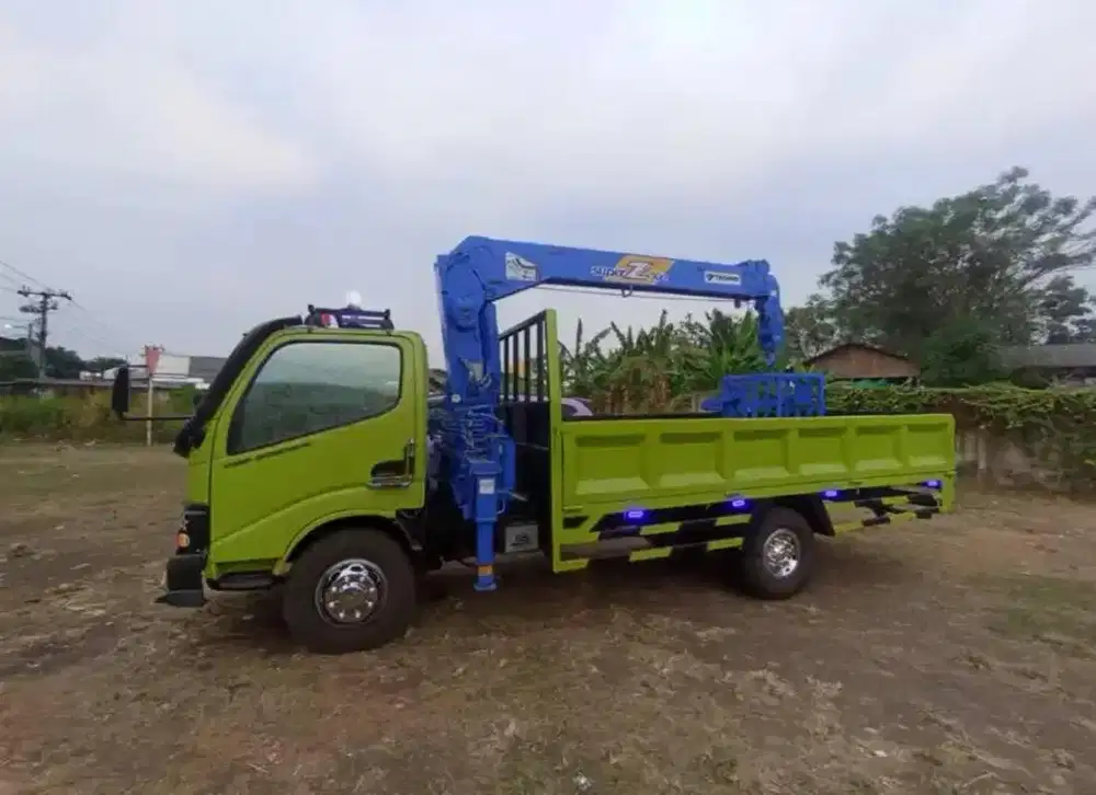Truck crane dutro tahun 2018 crane tadano 3 ton 4 section