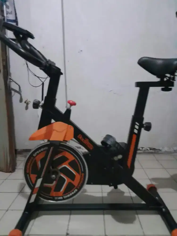 Sepeda Olahraga Gym Merk Bodimax