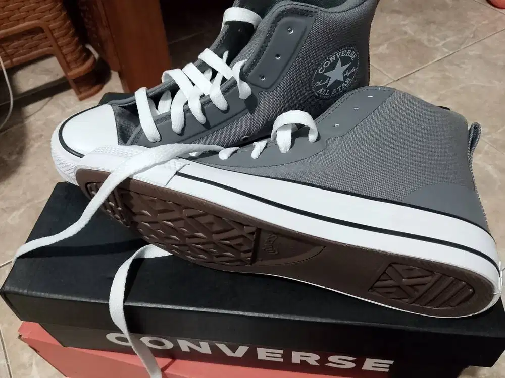 sepatu converse