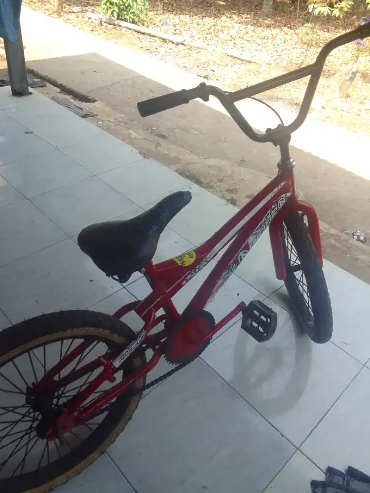 Sepeda bmx ukuran 20