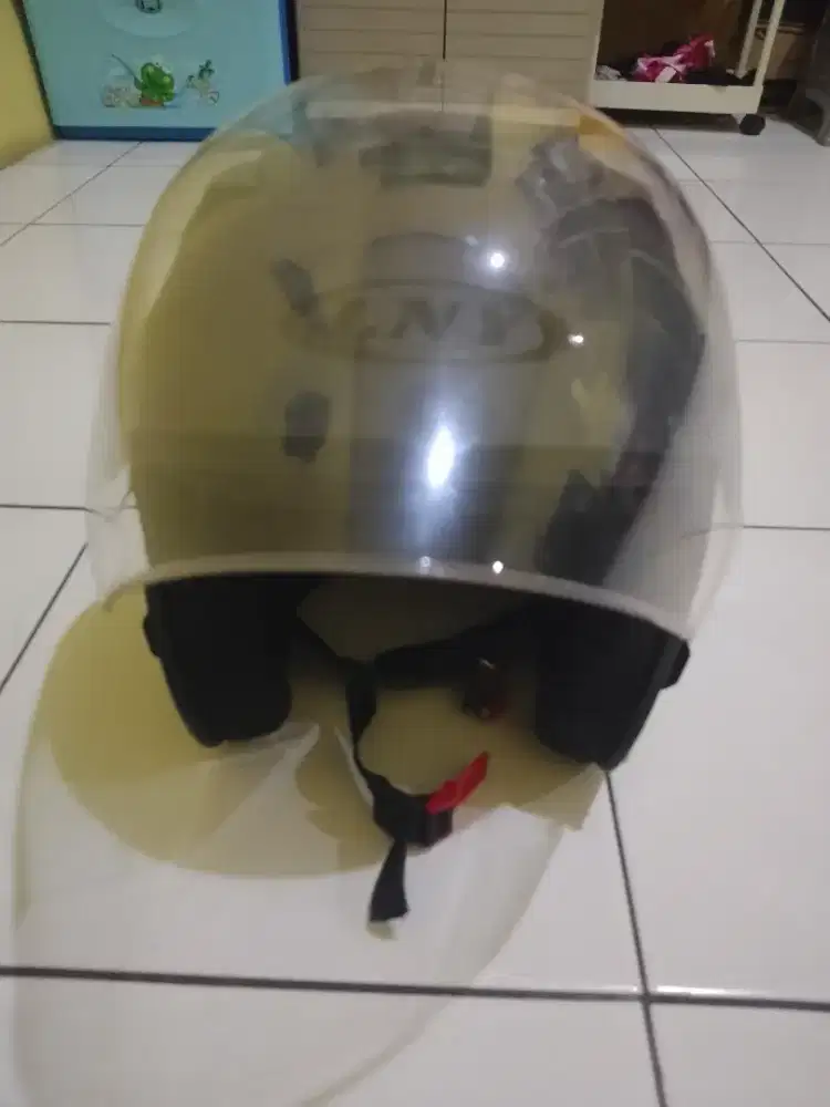 Helm J5 Ukuran L