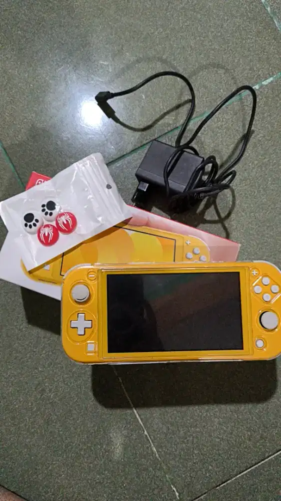 Nintendo switch lite 512GB 95% like new