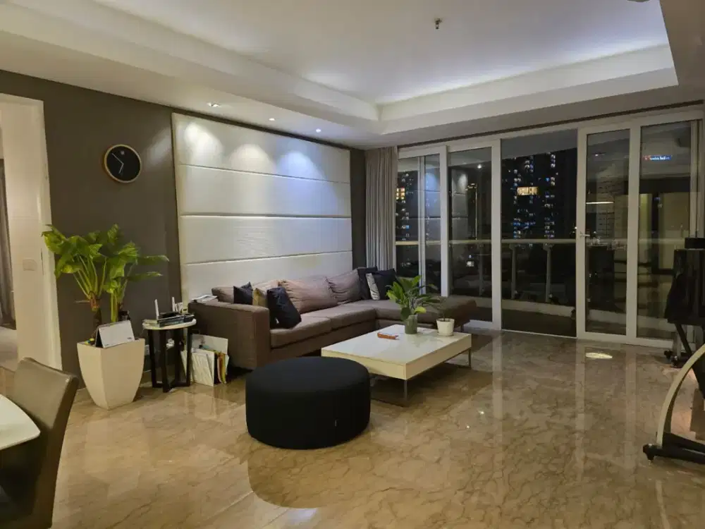 Dijual Royal Springhill Residences Tower Lavender 3 Kamar 196 m2 Pool dan Golf View