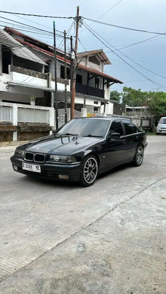 BMW 318i 1993 Bensin