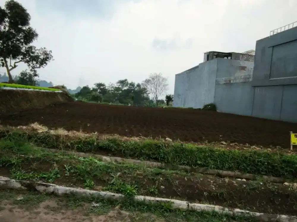 Jual Tanah Bagus Luas Hadap Barat Laut Lokasi Nyaman Mainroad di Setiabudi Regency