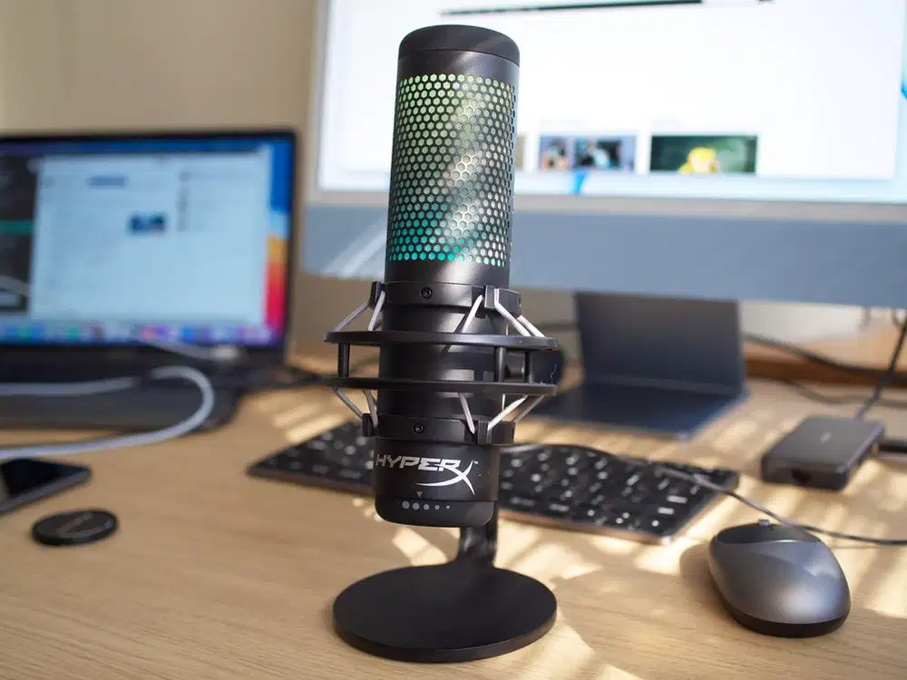 MICROPHONE HYPERX QUADCAST S RGB MASIH BARU