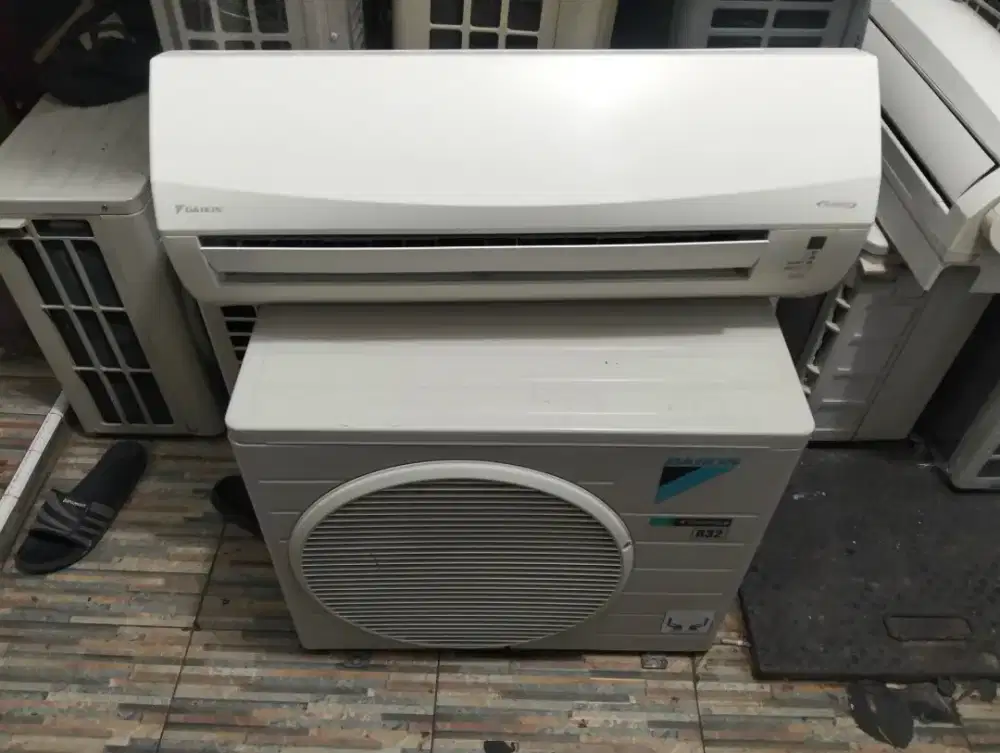 AC SECOND DAIKIN 1 PK INVERTER