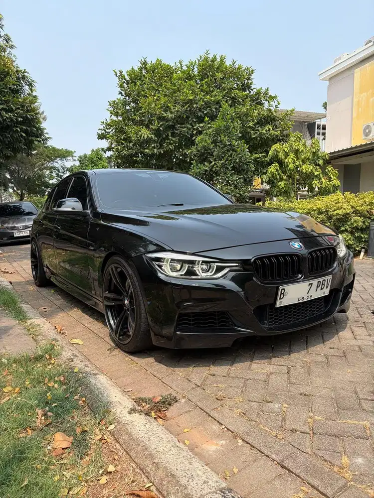 BMW 320i LCI 2016 sport Hitam full mods + refreshment siap pakai