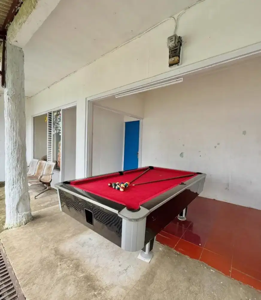 Meja billiar masih bagus 7 ft . Harga mantab