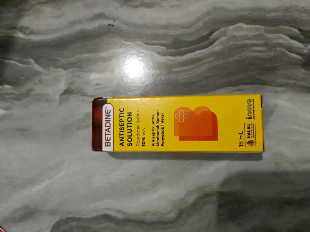 • Betadine Antiseptic Solution 15 ml Obat Luka & Cegah Infeksi