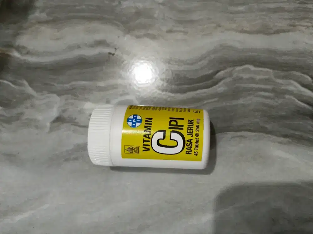• Vitamin C IPI Rasa Jeruk Isi 45 Tablet Suplemen Daya Tahan Tubuh