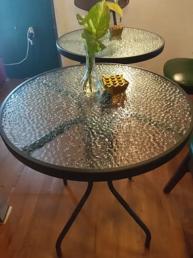 Meja Bundar Kaca Azko baru Beli