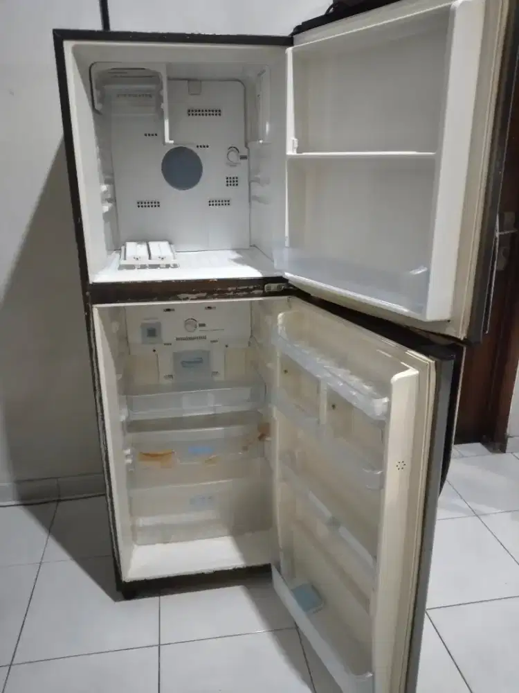Lemari es panasonic 2 pintu