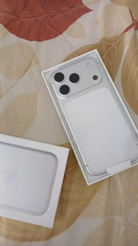 iphone 17 pro silver 256 IBOX