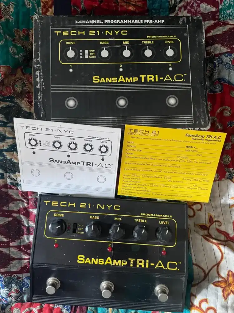 Tech 21 SansAmp Tri-AC Programmable Effects Pedal untuk Gitar