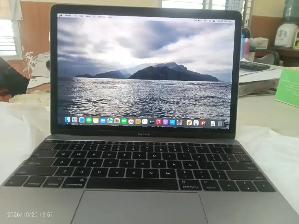 Macbook Retina 2017 8/256 dual core Intel M7