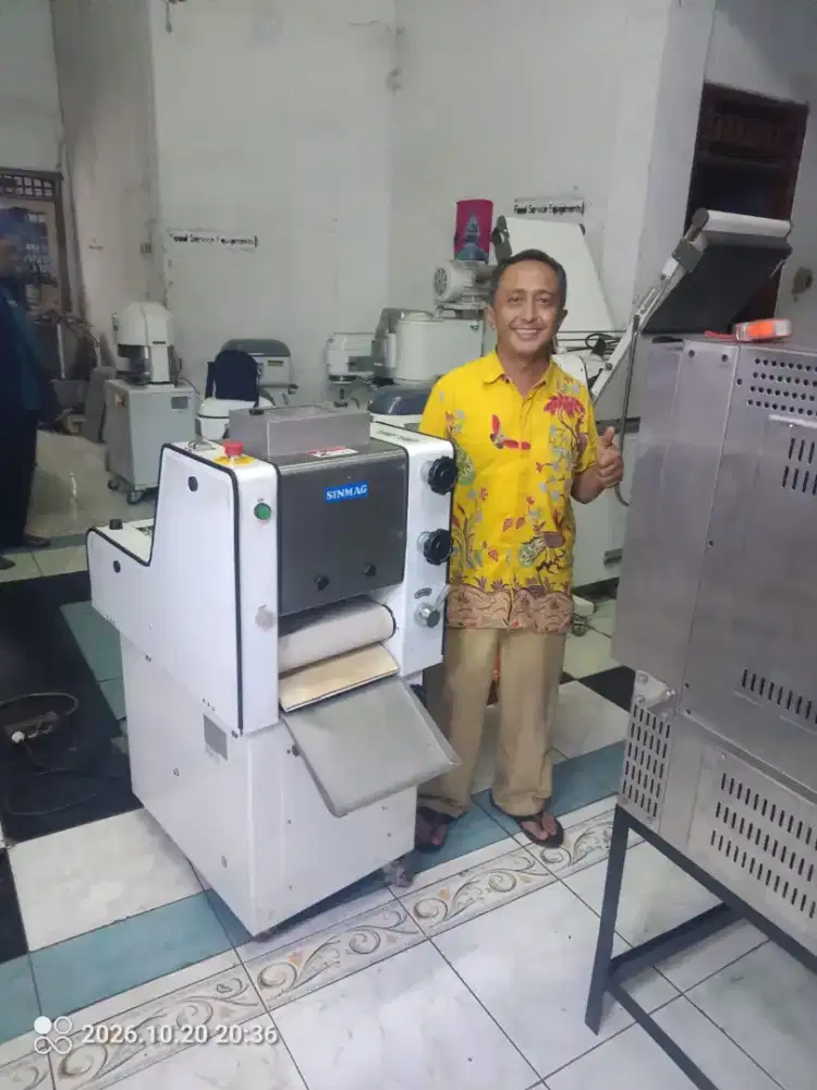 Mesin short moulder tipe SM-230J merk Sinmag Taiwan