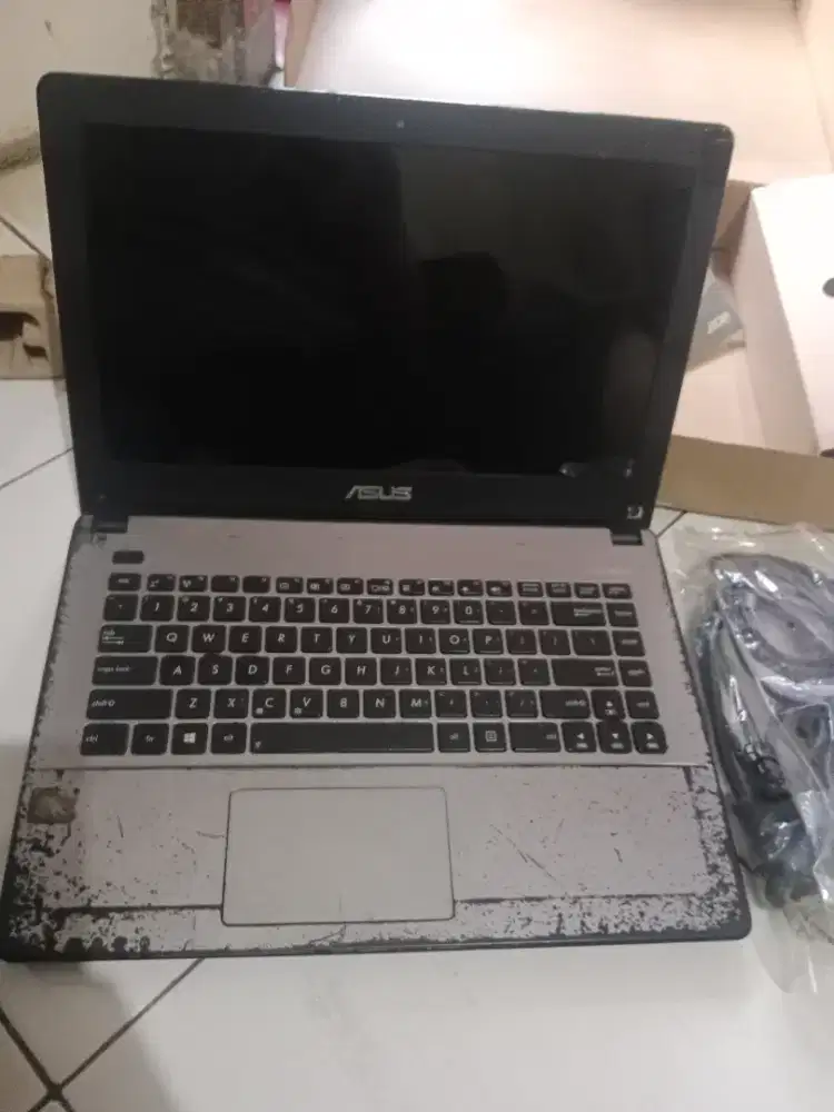 Laptop sdah tidak terpakai kondisi apa adanya