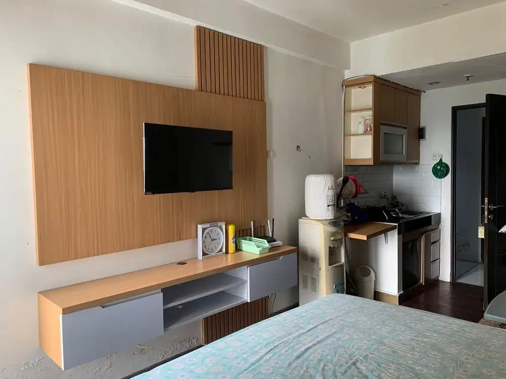 Studio Full Furnished , Strategis , Lingkungan Tenang, Kolam Renang