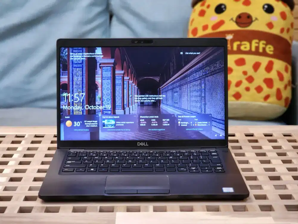 DELL 5400 Bezelless Core i5 Quadcore 8th Gen Muluss Performa Bagus
