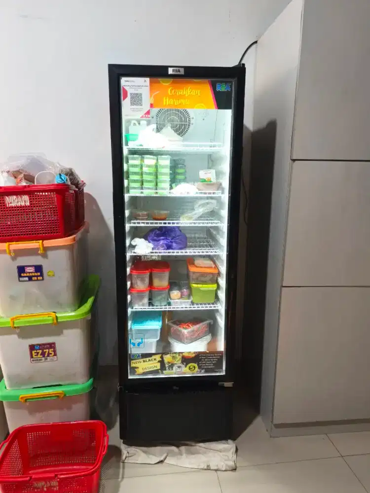 Showcase merk RSA 5 rak