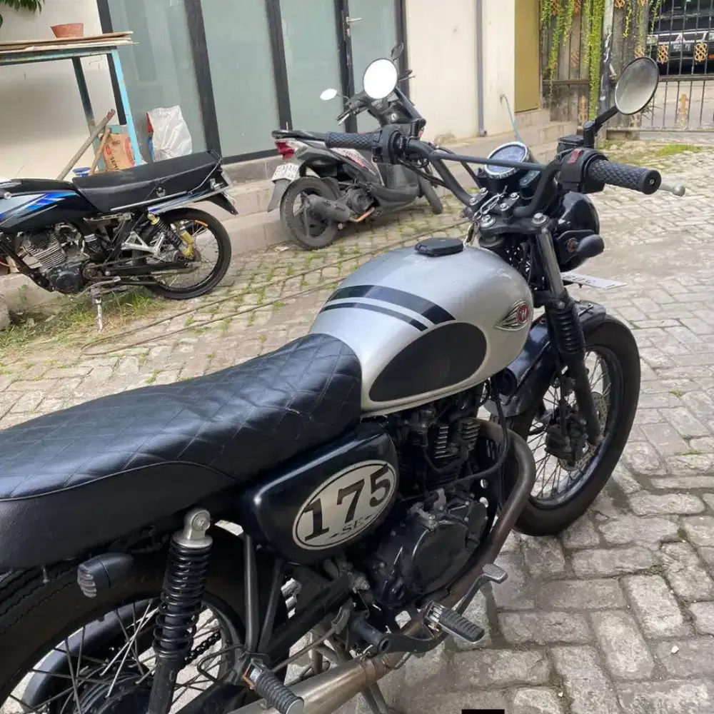 Kawasaki W 175 thn 2018