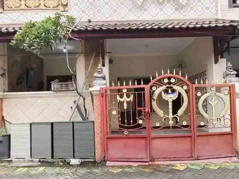 Dijual Murah Pemilik Pindah Bali  .. Rumah 2Lt di Perumahan Rungkut Surabaya