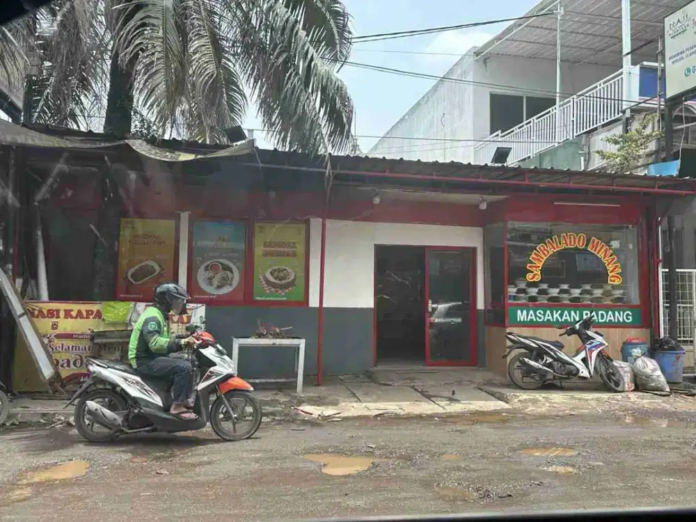 Dijual Rumah Lokasi Strategis Cocok Untuk Usaha Minimarket dan Sejenisnya di Bekasi