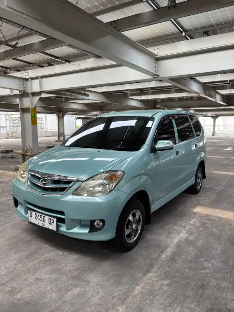 Daihatsu Xenia minibus 1.0cc Li