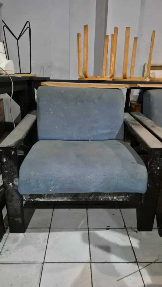 Sofa kursi kayu
