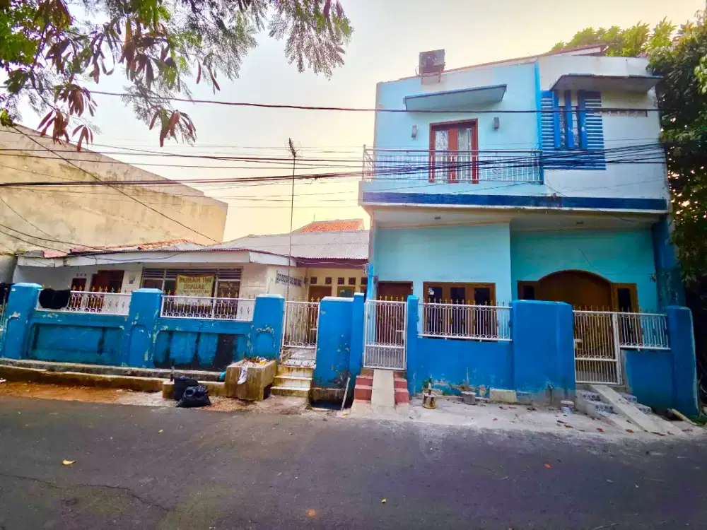 Dijual cepat rumah pinggir jalan